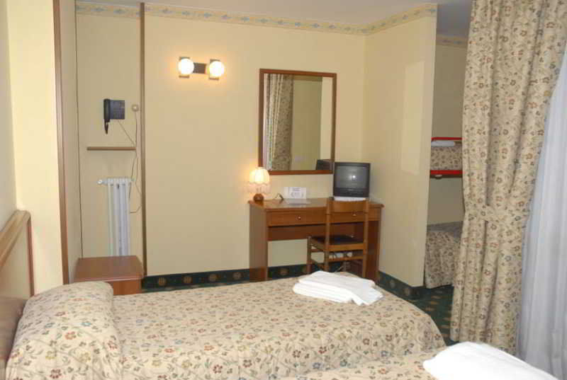 Hotel Biancaneve Sestriere Exterior photo