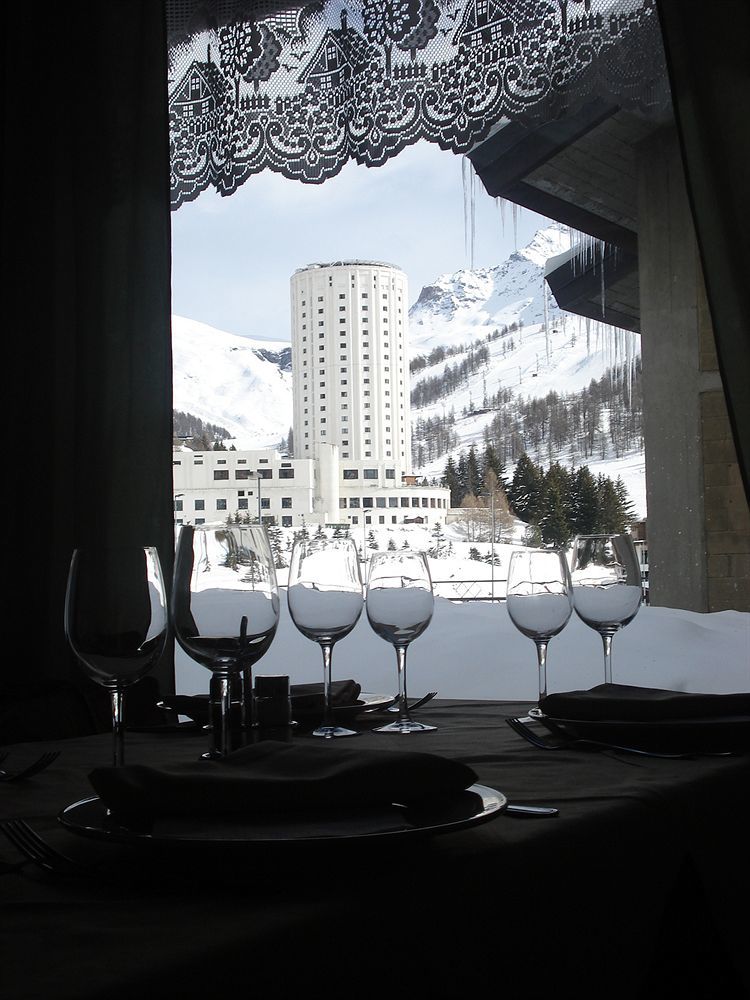 Hotel Biancaneve Sestriere Exterior photo