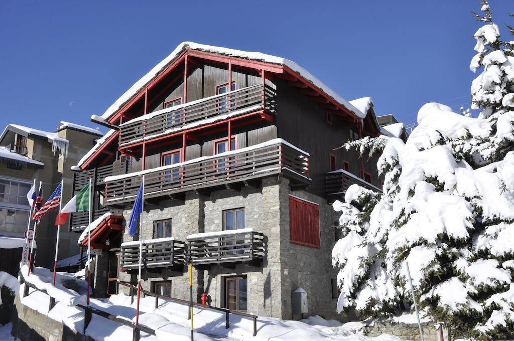 Hotel Biancaneve Sestriere Exterior photo
